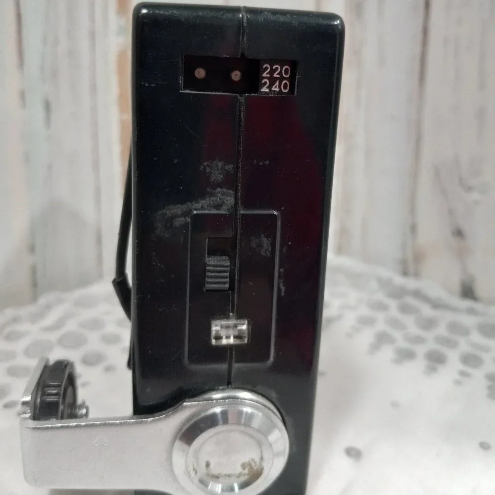 Kako 828 Electronic Flash w/ Built-in Cord